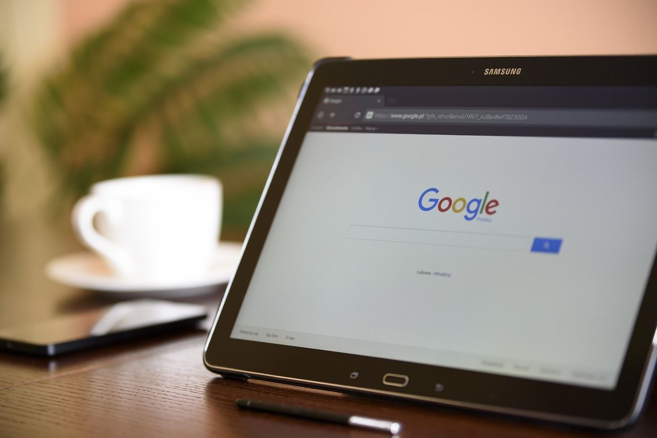 MarTech Insights: Gartner Predicts Search Engine Volume to Drop by 25% Due to Chatbots