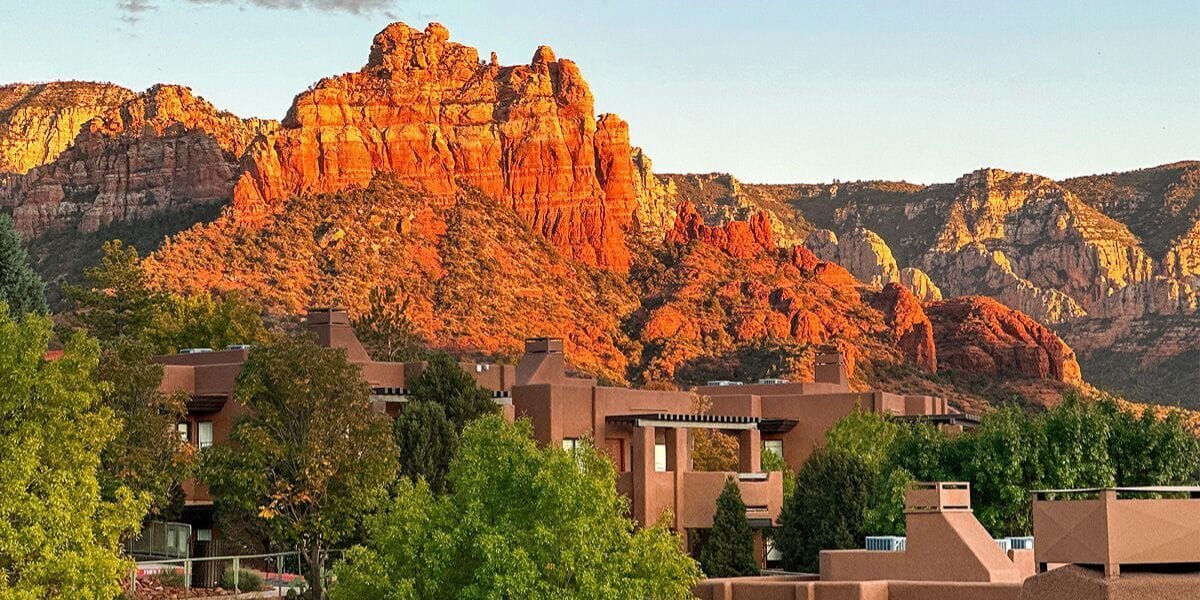 Hyatt Vacation Club at Piñon Pointe surrounded by red rocks