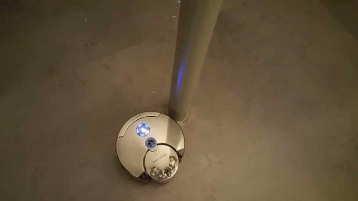 Dyson 360 Eye in obstacle course