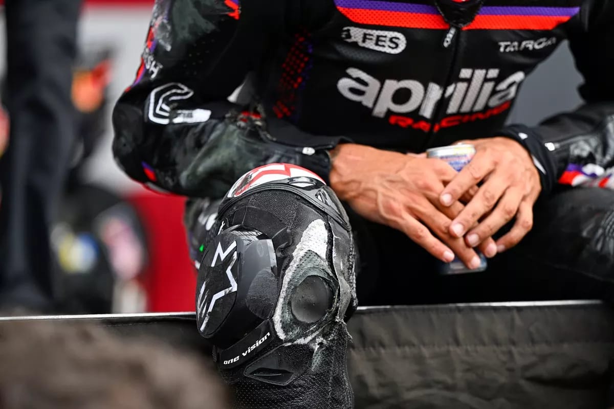 Jorge Martin knee pad