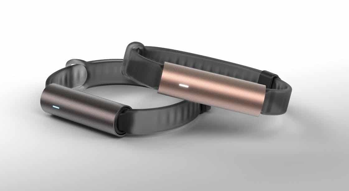 Misfit Ray bracelet connects