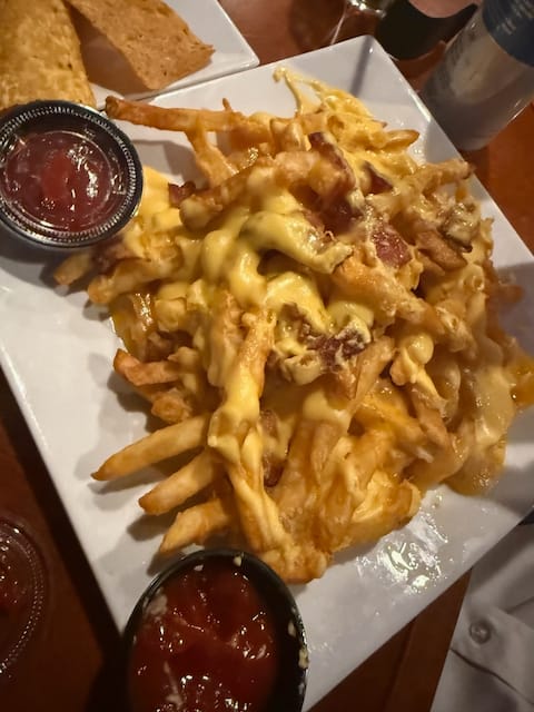 Bar food slaps at Roadie Joe’s