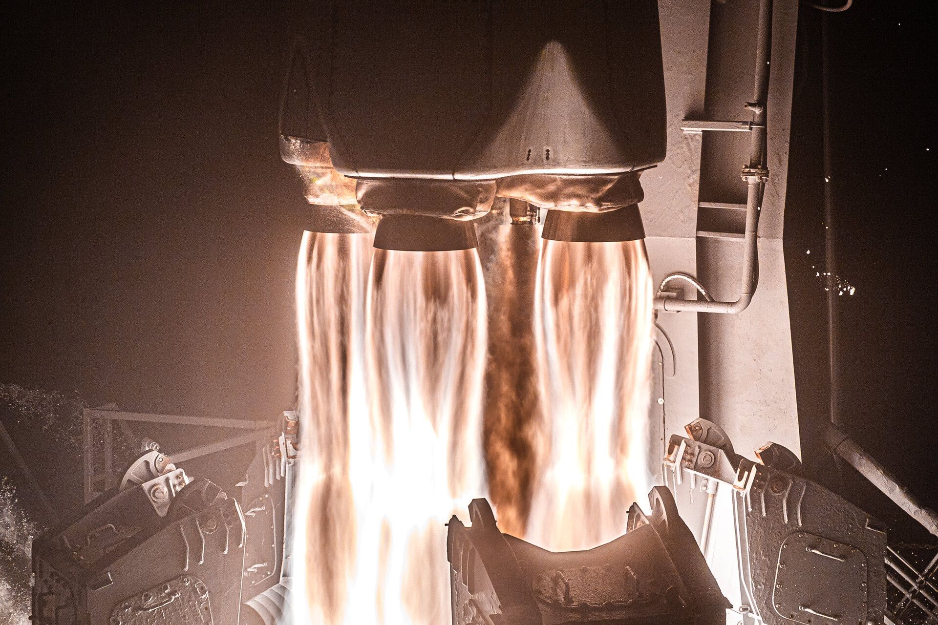 The mission titles “Noise of Summer”, Firefly’s Alpha FLTA005 engine ignition, in July 2024. 