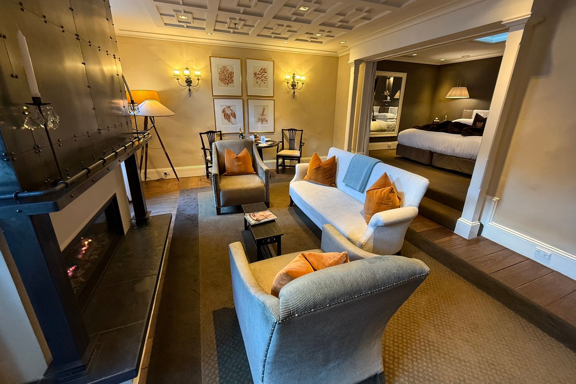 Photo of a suite at Eichardt's Private Hotel