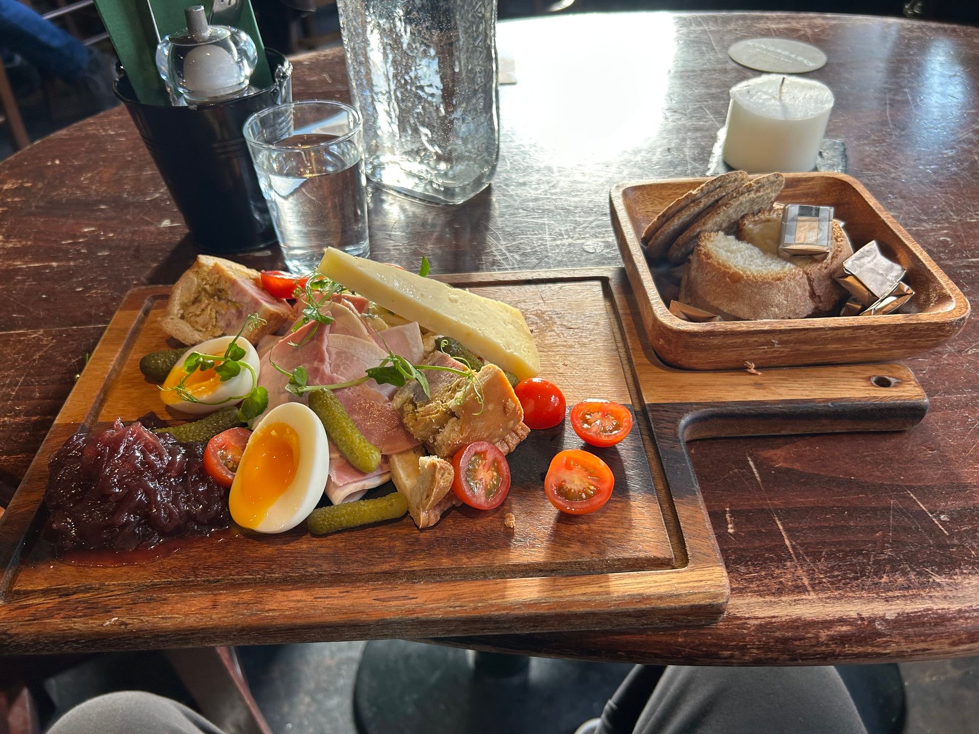 image of a ploughmans lunch in a Scottish pub
