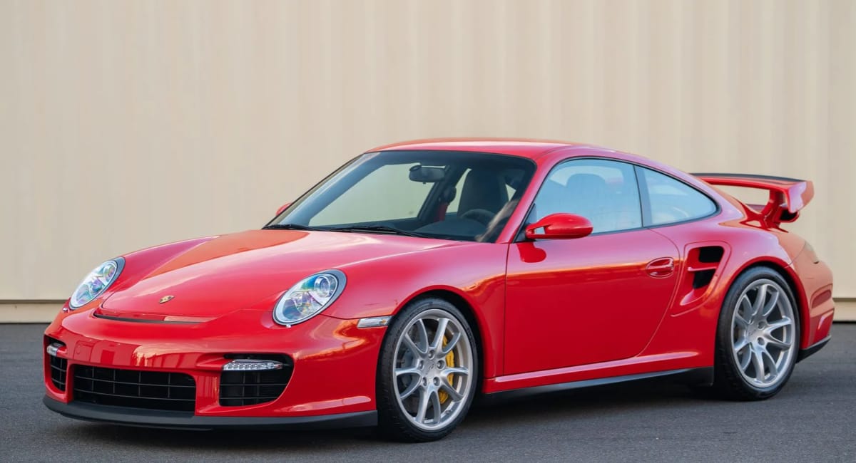 【ソウエイカタログ】911 GT2 RS Porsche 911 GT2 RS spied carving up the Nurburgring - NZ Autocar