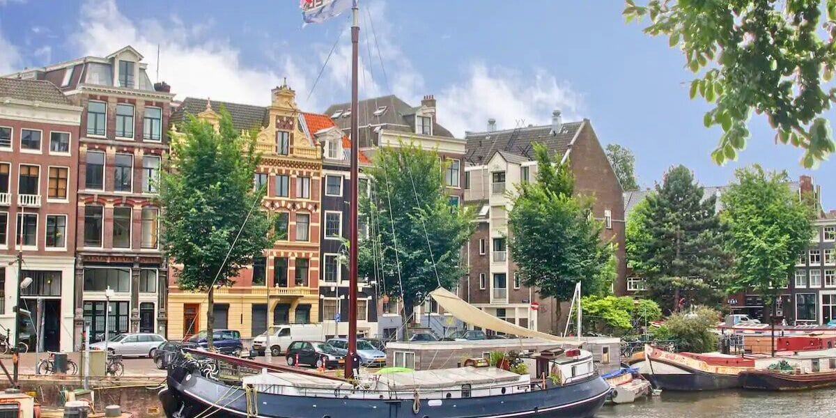 cute little waterfront houses