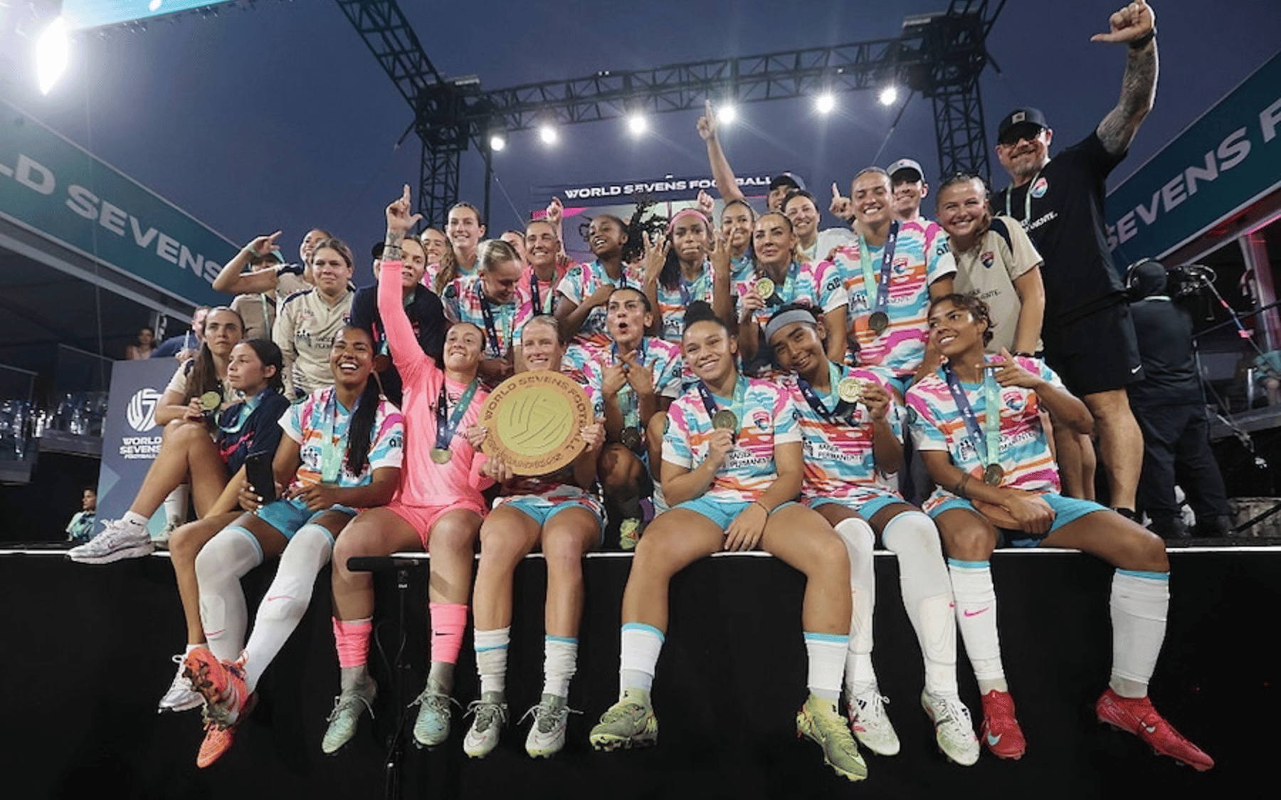Players of San Diego Wave FC celebrate with the trophy the team's victory after the match between Tigres and San Diego Wave FC