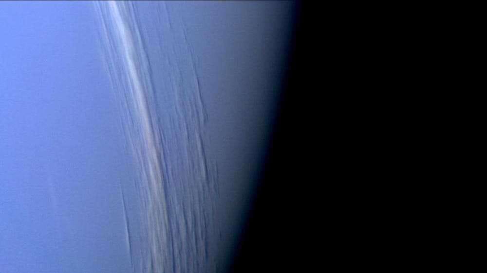 Cloud streaks over Neptune’s surface, taken by Voyager 2. Credit: NASA/JPL.