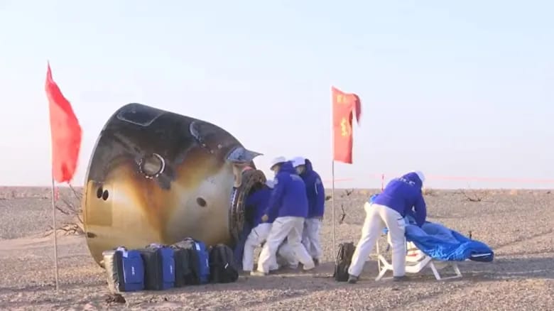 The Shenzhou‑21 return capsule, carrying Shenzhou‑20 crew members Chen Dong, Chen Zhongrui, and Wang Jie, landed at the Dongfeng site in Inner Mongolia on November 14, 2025.