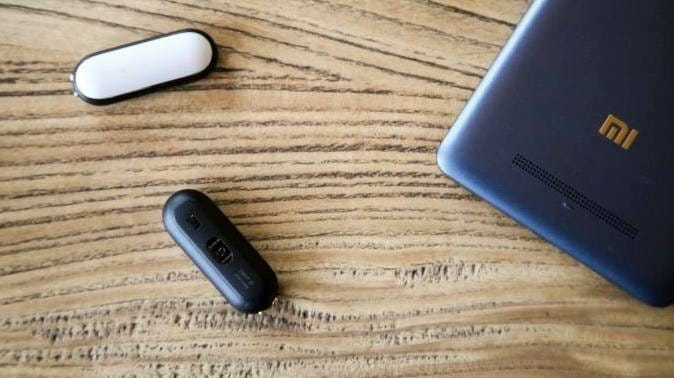 bracelet connects Xiaomi Mi Band 1S