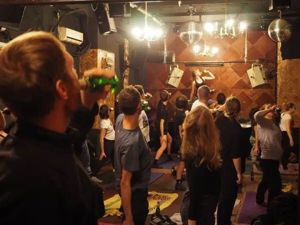 beer-yoga3-600x450