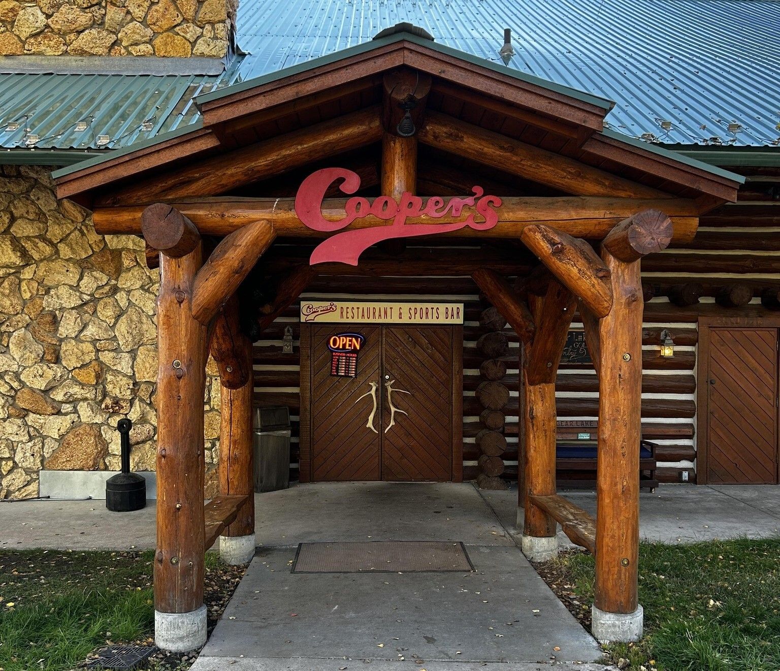 coopers restaurant and sports bar in fish haven idaho