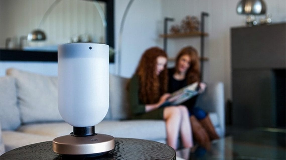 Momo smart home lamp