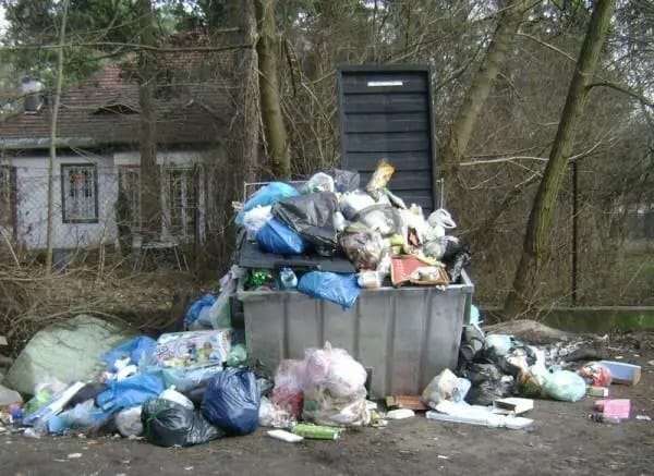 600x437xtrash-600x437.jpg.pagespeed.ic.H7jyPZf-0V