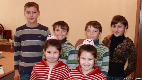 Village-of-Twins-Ukraine3-600x338