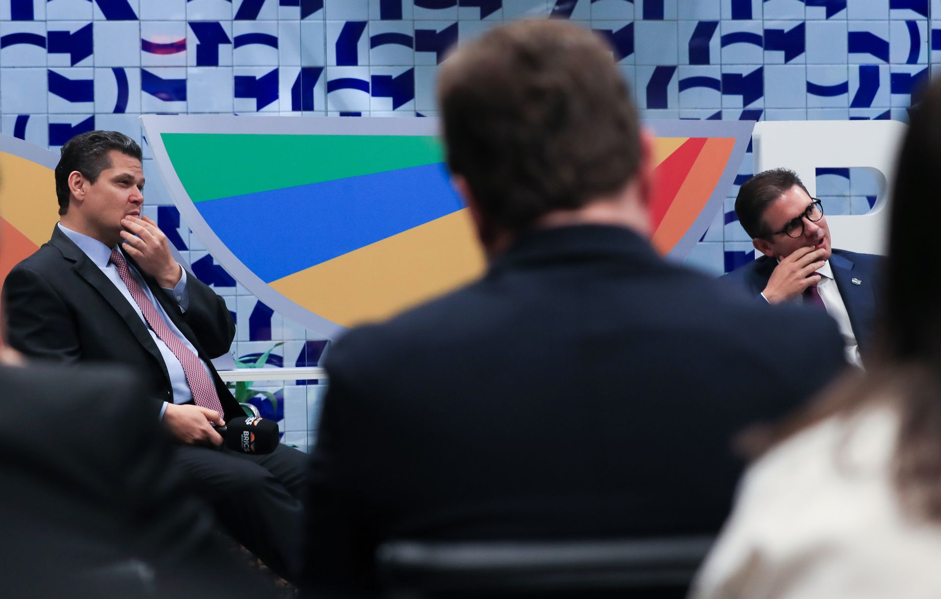 Senate President Davi Alcolumbre (left) and House Speaker Hugo Motta have come under fire from Congressman Eduardo Bolsonaro. Photo: Lula Marques/EBC