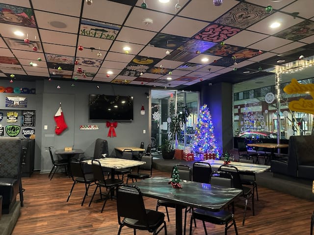 Chill vibes at Roadie Joe’s