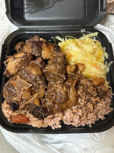 A variety of flavorful meals from Jacksonville’s best Black-owned eateries.