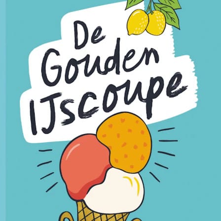 artwork van Radio Gelato. Tegen een lichtblauwe achtergrodn zie je een illustratie van een ijsje, een hoorntje met drie gekleurde bolletjes. Daarboven de titel De Gouden IJscoupe in zwart op wit, en daarboven weer een illustratie van citroenen die aan een tak hangen. Om de ijsbolletjes heen staan accenten waardoor het lijkt alsof ze bewegen
