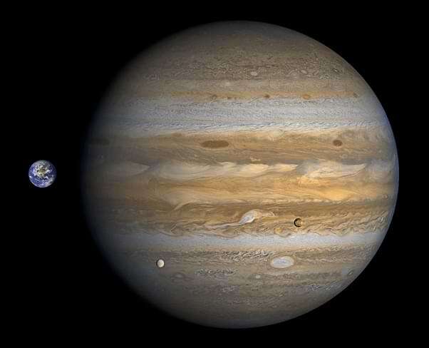 Size comparison of Jupiter and Earth