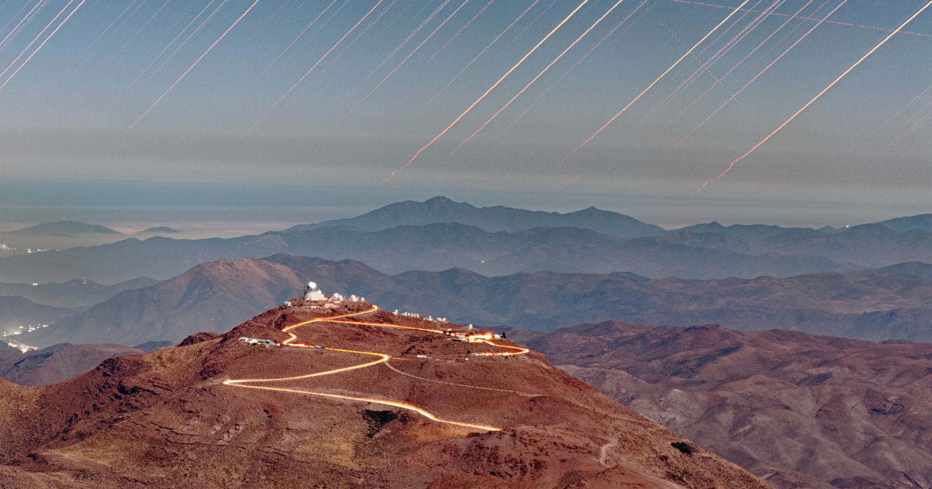 A close-up of the long-exposure image focused on Cerro Tololo. 
