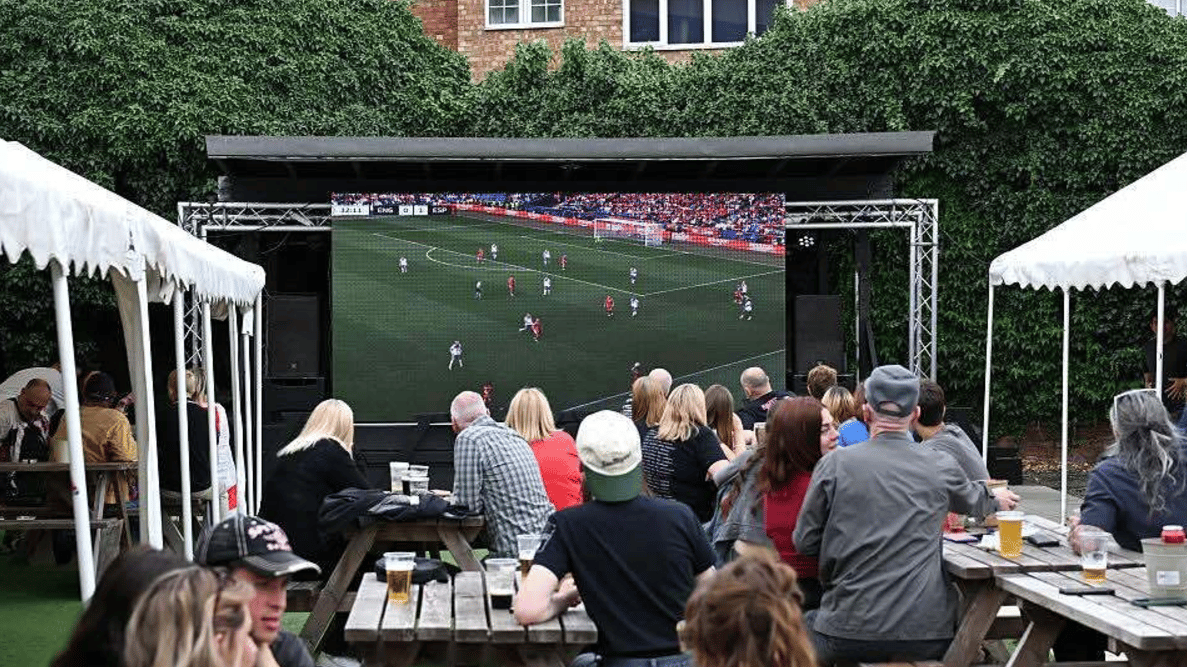  England fans watch the UEFA Women's EURO 2025 Final between England and Spain at the Black Prince Pub on July 27, 2025 in Northampton, United Kingdom.