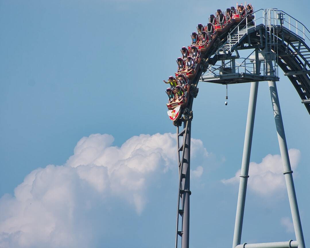 Lech Coaster – the jewel of Legendia. This Vekoma Bermuda Blitz coaster combines smooth inversions, forceful airtime, and rapid transitions with stunning theming inspired by the legend of Lech. Its mix of intensity and fluid pacing makes it one of Europe’s most celebrated hidden gems. 🎢 Ride Facts: Type: Bermuda Blitz Coaster (Vekoma) Opened: 1 July 2017 Height: 40 m Length: 908 m Top Speed: 95 km/h Inversions: 3 Duration: ~2:00 min Trains: 2 trains with 5 cars each (2 rows × 2 riders) Theme Area: Legendary Polish folklore – story of Lech