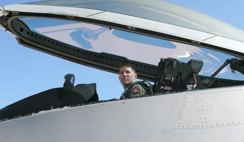 Dave Berke in the F-22 - Only Marine Fighter pilot to ever fly the Air Force's F-22