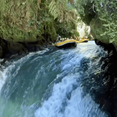 rafts going down Okere Falls