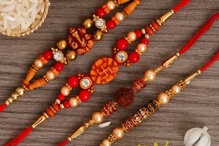 Rakhi Wishes in Hindi: रक्षाबंधन के इस शुभ अवसर पर अपने भाई को भेजें दिल छू लेने वाला मैसेज और कोट्स