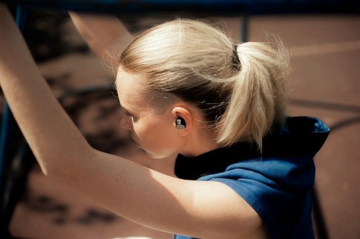 truewireless woman earphones