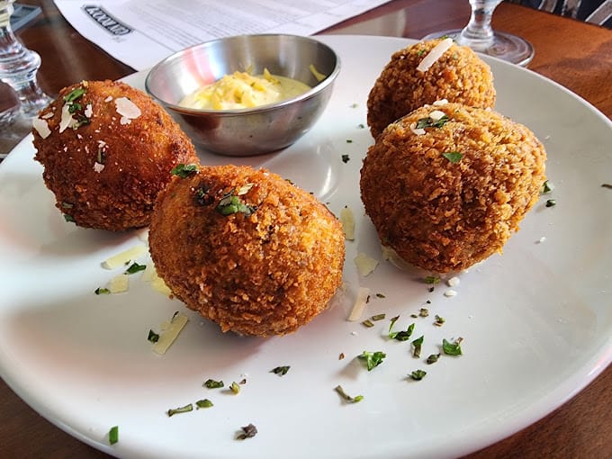 The ultimate guide to St. Louis' top Black-owned soul food restaurants for comfort cuisine