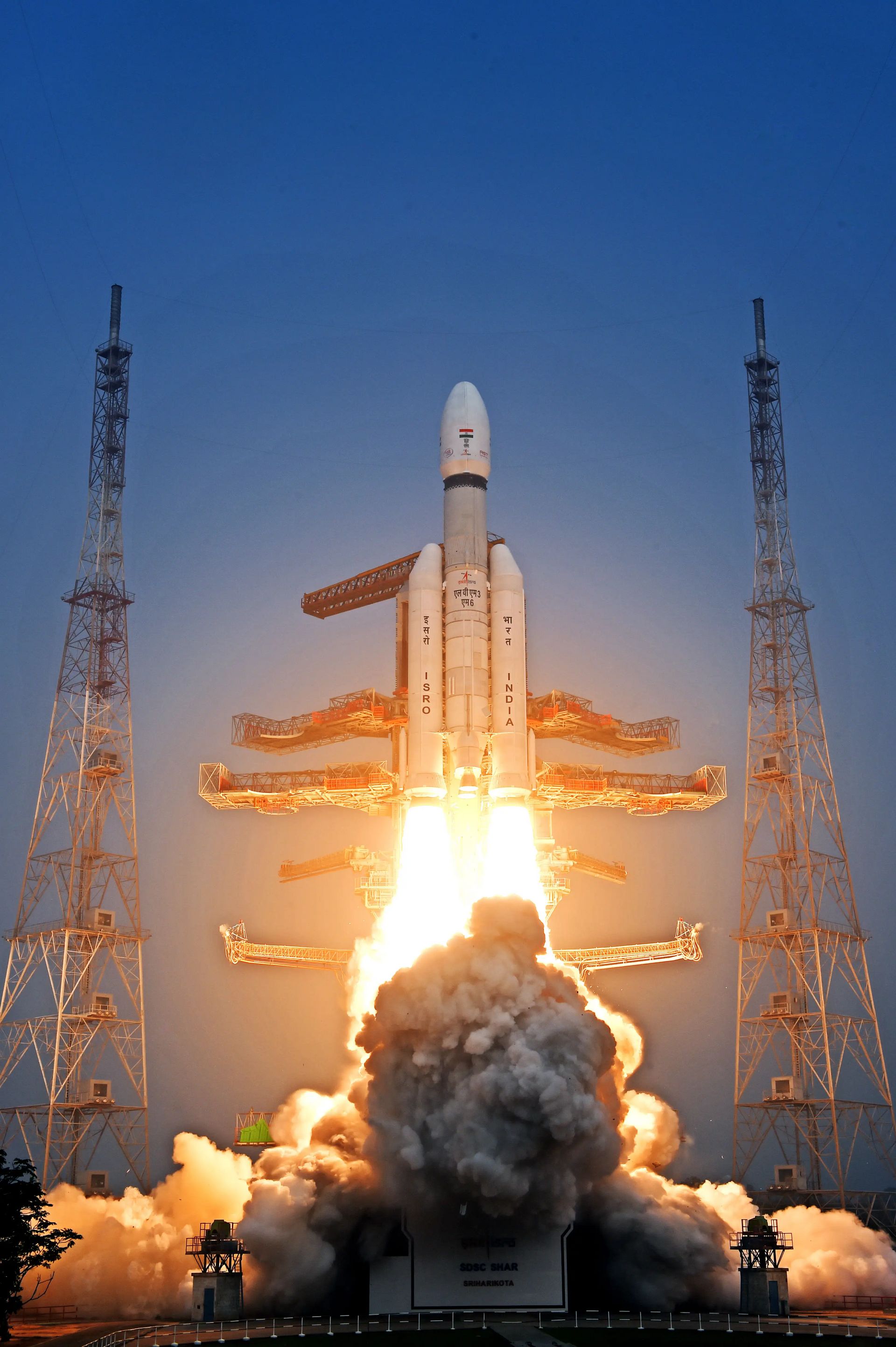 India’s LVM3 vehicle launches AST SpaceMobile’s BlueBird‑6 satellite, designed for direct‑to‑device connectivity, on Dec. 23, 2025. 