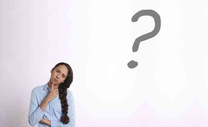 which one to choose, live chat or chatbot