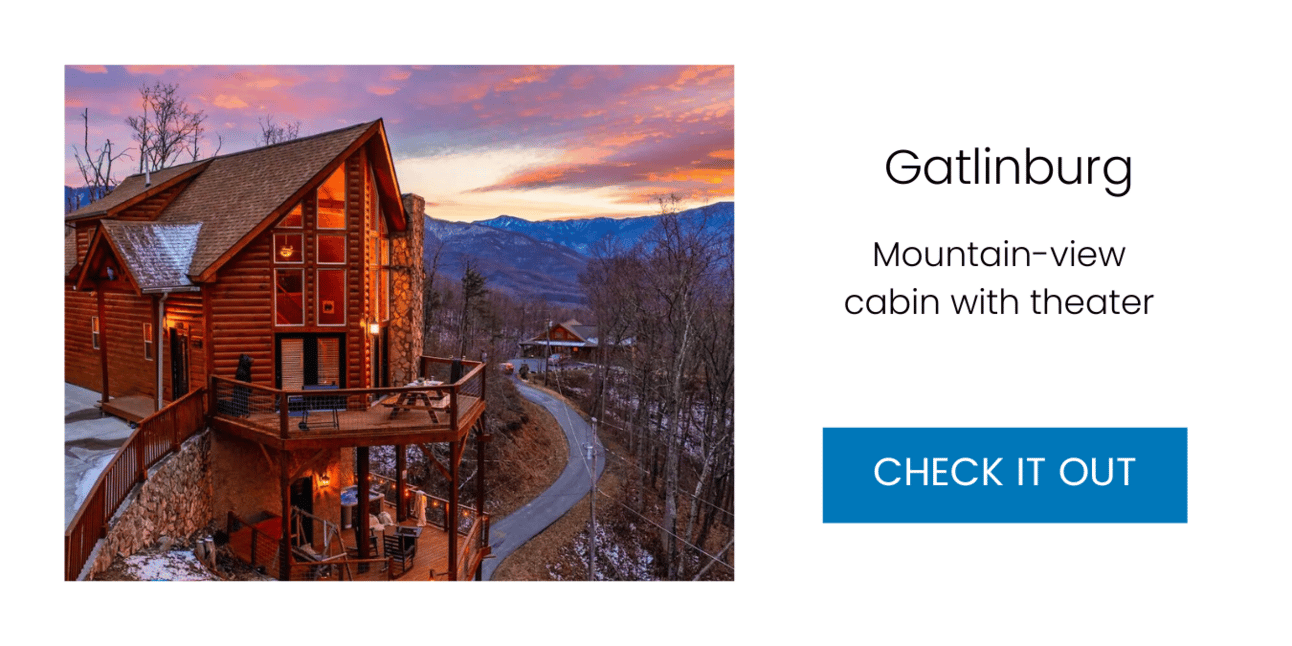 Mountain-view cabin with theater and game room — Gatlinburg, Tennessee