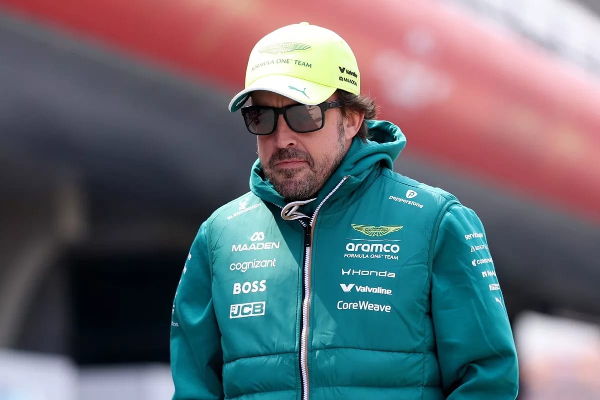 Fernando Alonso arrives at Chinese GP
