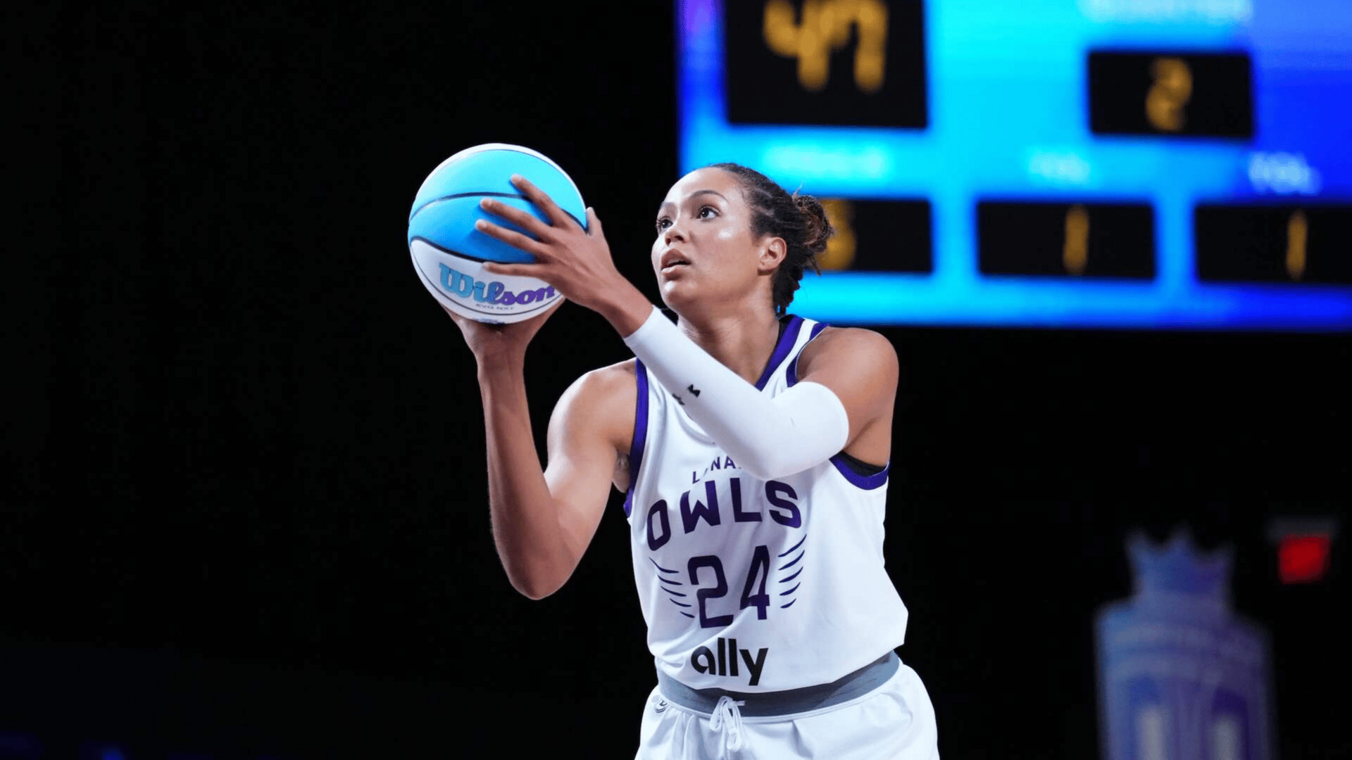 Napheesa Collier #24 of the Lunar Owls takes a free throw against Rose during the first half at Wayfair Arena on February 21, 2025 in Medley, Florida. 