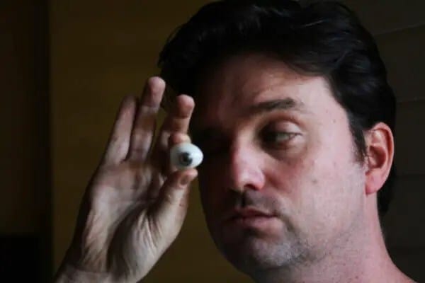 rob-spence-eyeborg2-600x400