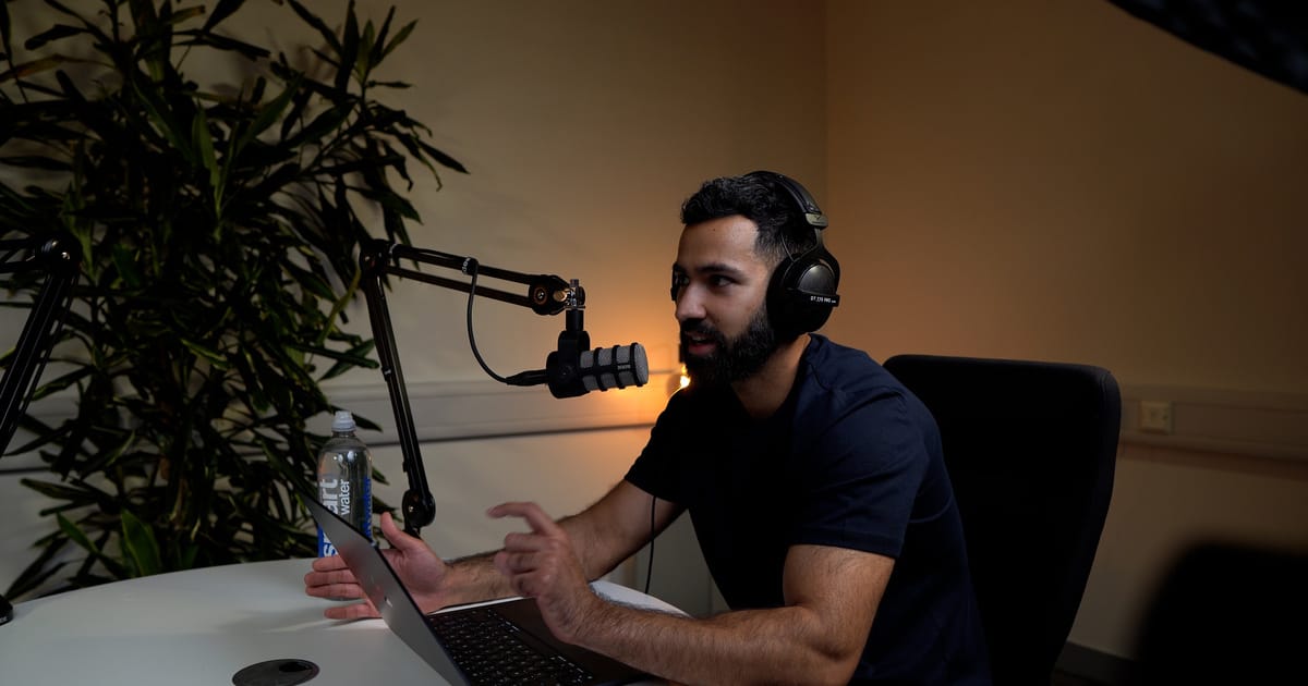 I took a photo walk a couple of days ago. I didn’t bring home too many photos. This view caught my eye despite its randomness. I was happy to found a place where there was just one color in the frame :)