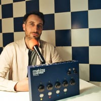 Antoine Tricot - Nouvelles du monde réel logo