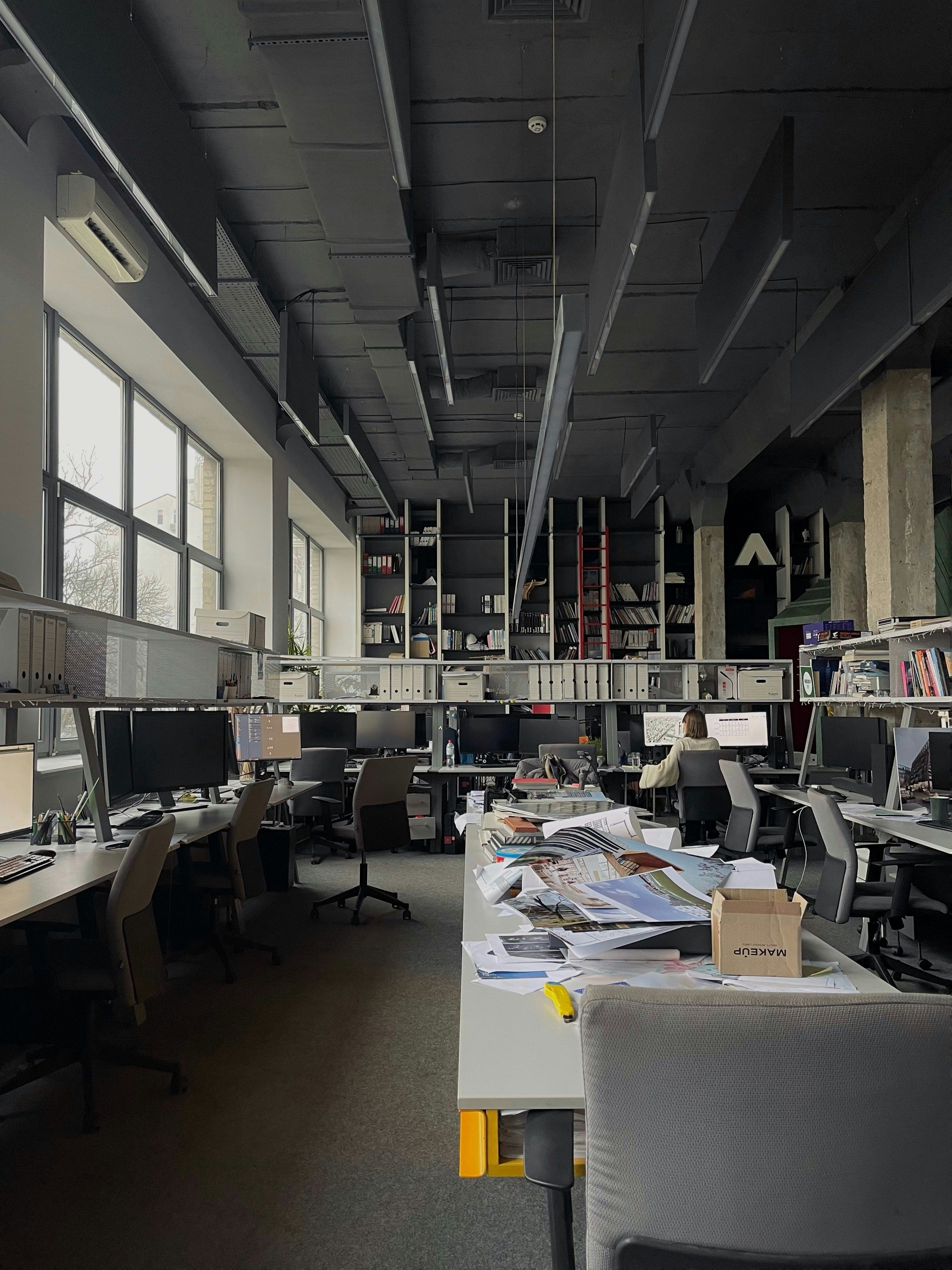 In This Issue: Avoiding Shadow Newsrooms, PR’s Next Chapter, and an Argument for Analog