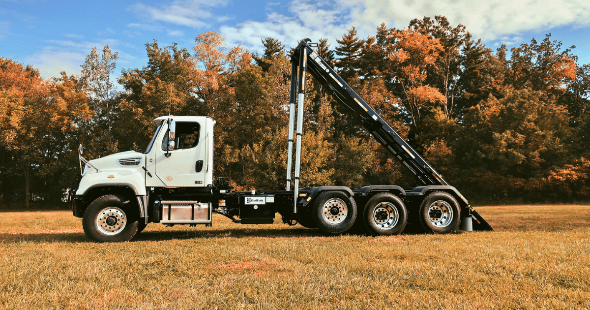 The Roll-Off Truck Buyer’s Playbook (Specs, Cable vs Hooklift & ROI)