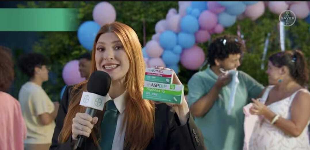 Dani Calabresa vira “repórter do dia a dia” para lançar os novos analgésicos da Bayer