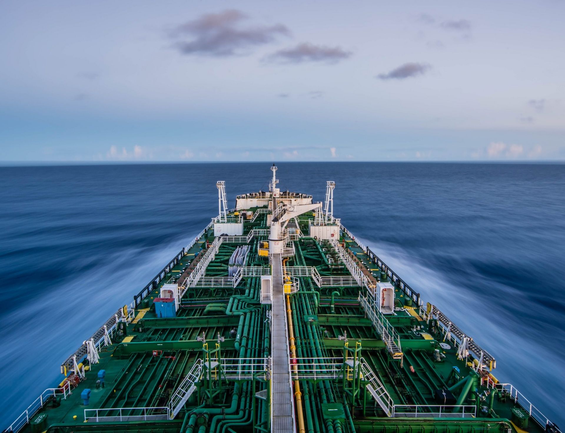 Digital Ship Daily: Digital Leadership; Behavioural Safety at Sea; AI Sonar Advances; Verified Fuel Savings; Salt Batteries Scale; Automated Emissions Checks