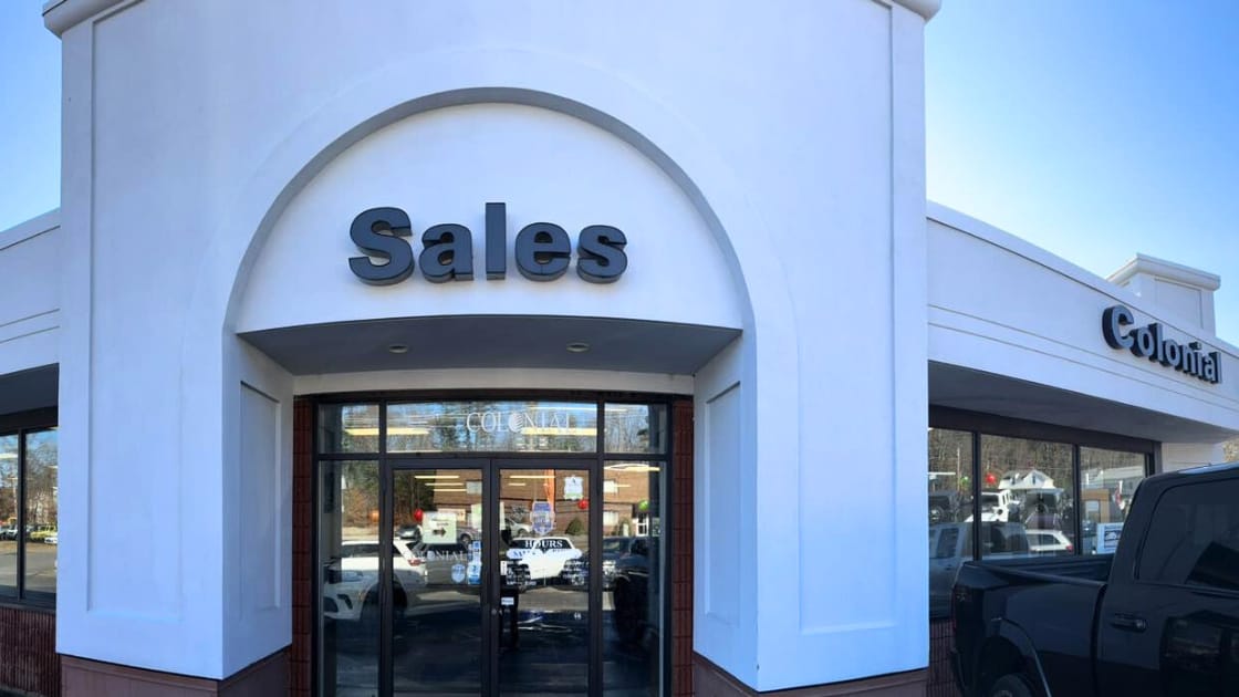 Carvana acquires sixth Stellantis dealership 