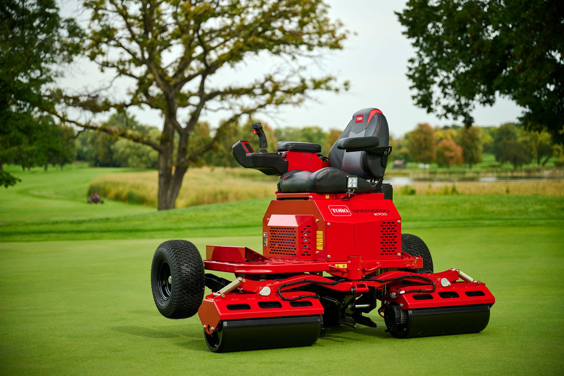 Toro Introduces the GreensPro e1700 and Signals What’s Next for Rolling