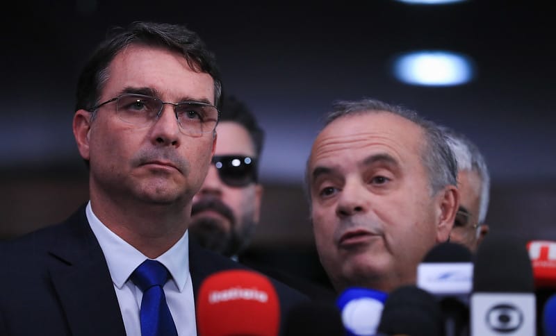 Flávio Bolsonaro undercuts his own austerity platform 