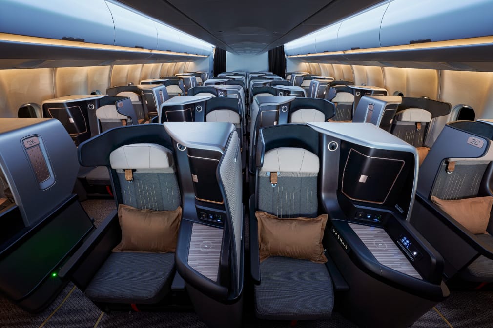 Cheap STARLUX business class, Gulf Air's Saudi "hub," and a Turkish business deal to Singapore