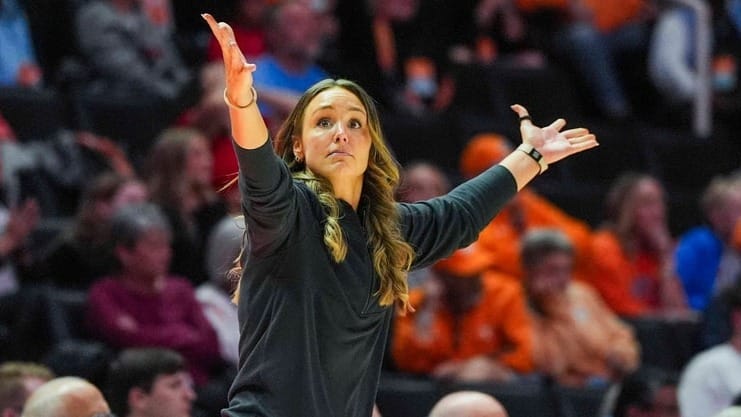 Tennessee's Transfer Portal, WNBA TV Schedules and Courtney Vandersloot: Shadow GM?